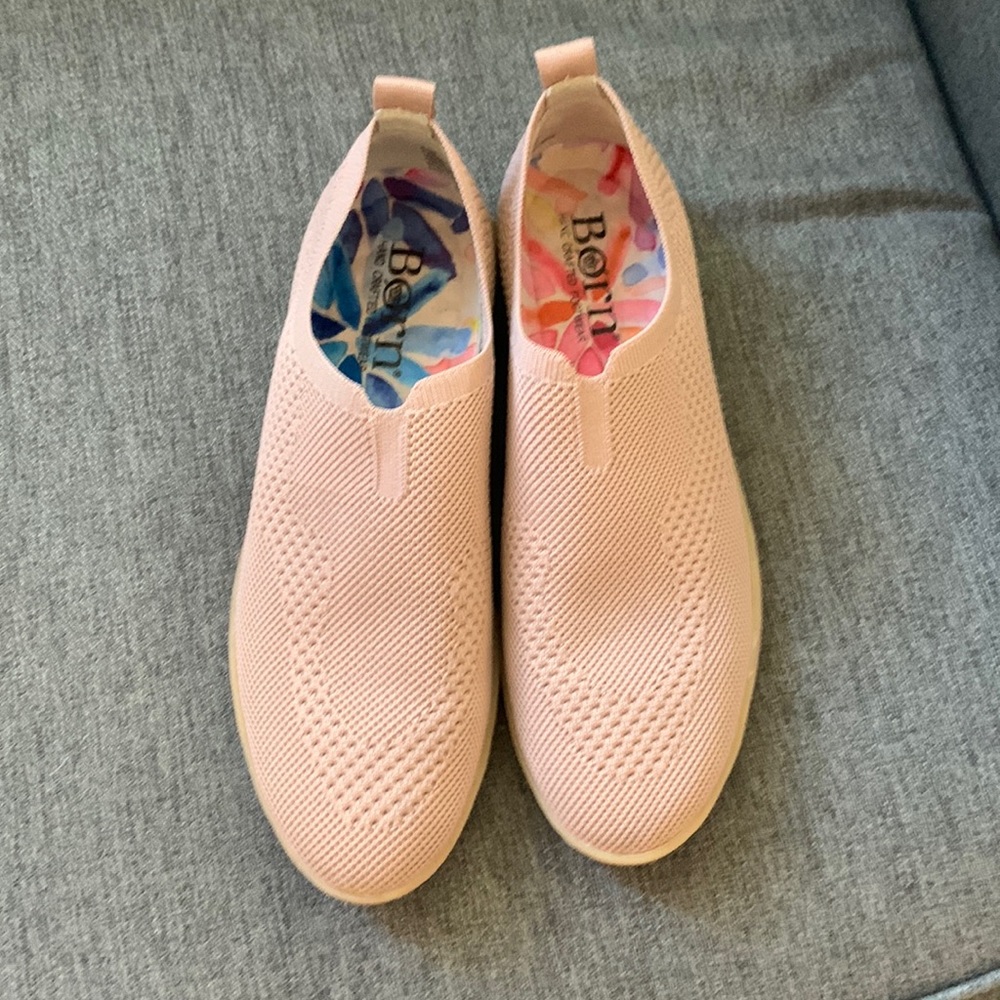 Born Antero blush slip on mesh knit shoes size 8.5